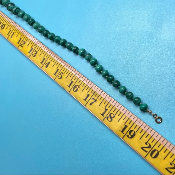 Beautiful Malachite Gemstone Knotted Vintage Gradient Beaded 20” Necklace - Picture 7 of 7